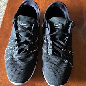 Nike Free TR6 size 9
